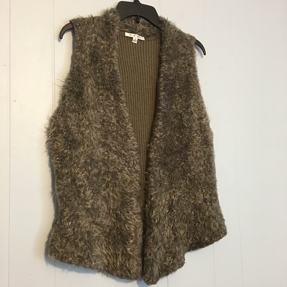 CAbi fur vest - Picture 5 of 8